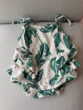 kate quinn Green Leaf Ruffle Baby Romper